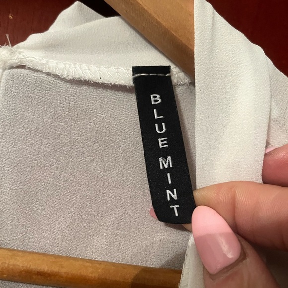 Blue Mint Blue & White Tuxedo Style Ruffle Neck Romper Sz Small Women - Picture 3 of 8